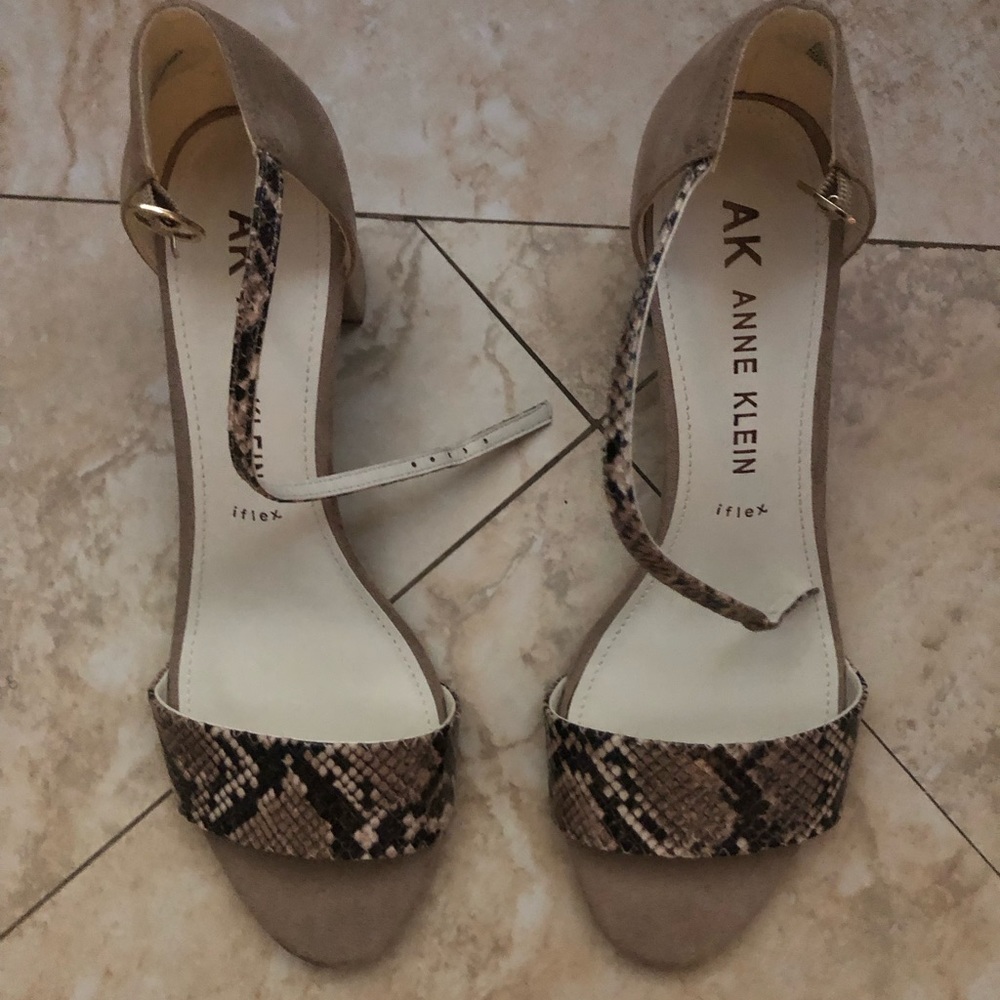 Brand New size 8.5 Anne Klein Sandals